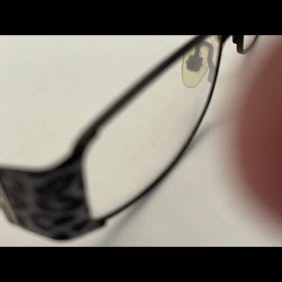 Guess glasses with no script main image 7